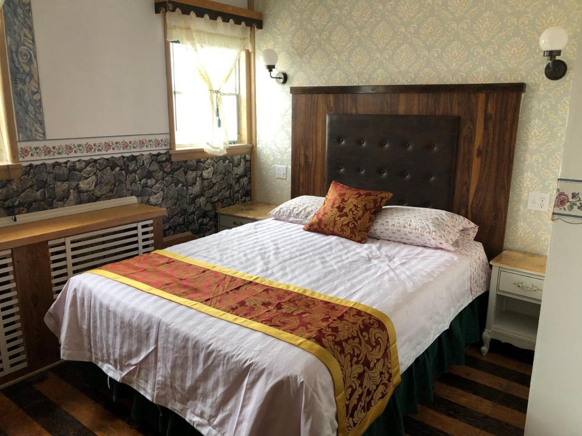 Heritage Place Hotel Gravelbourg 外观 照片