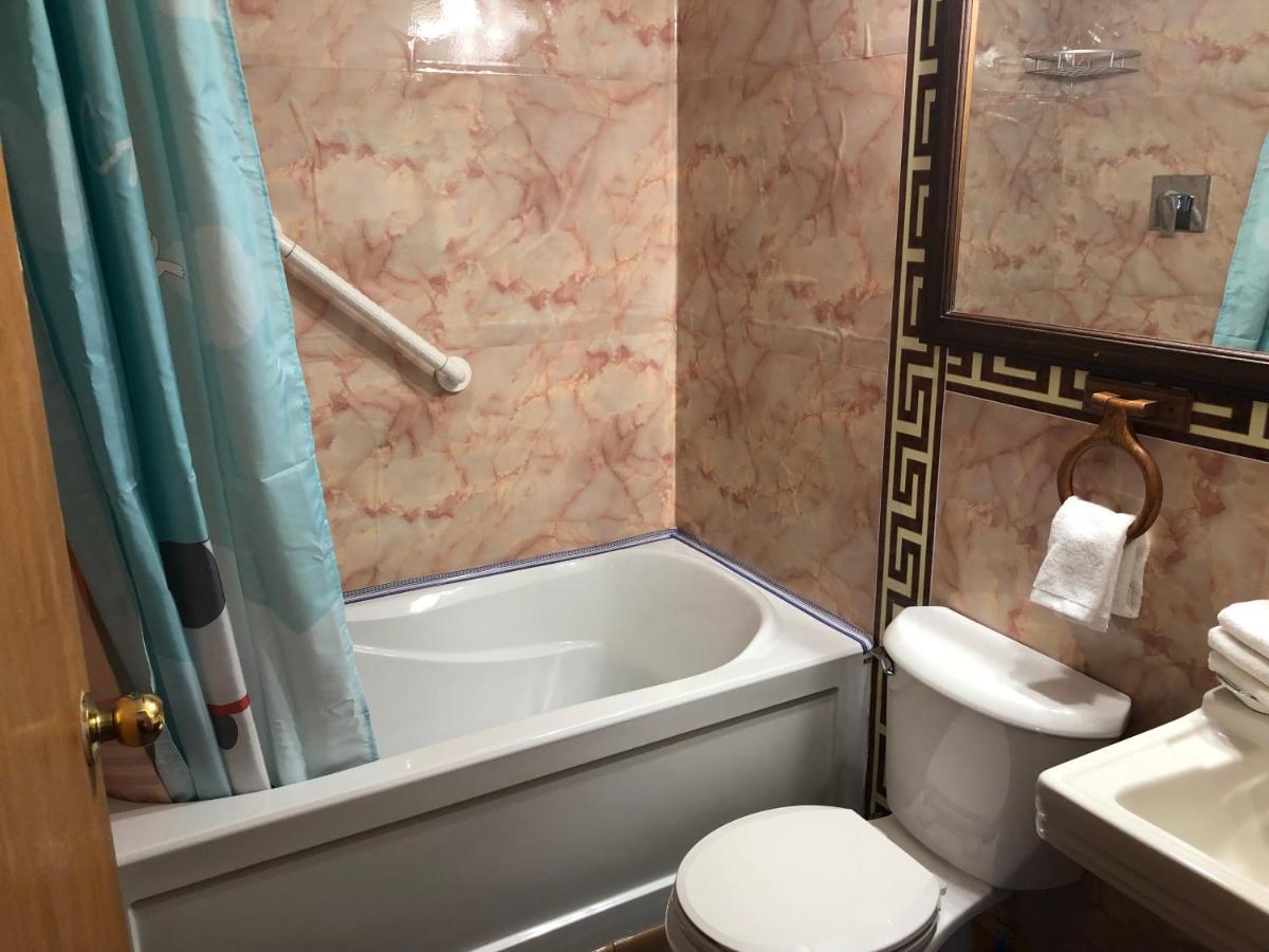 Heritage Place Hotel Gravelbourg 外观 照片