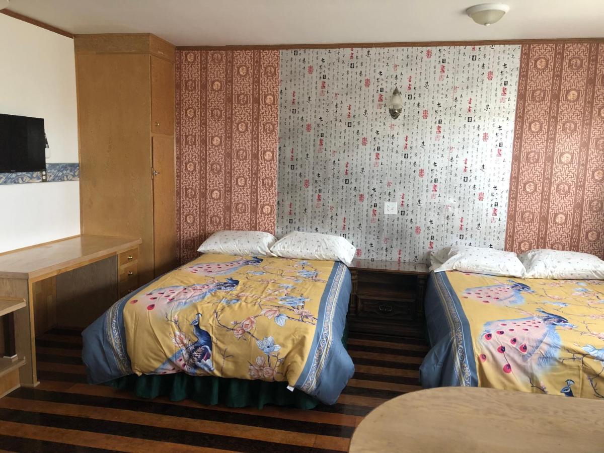 Heritage Place Hotel Gravelbourg 外观 照片