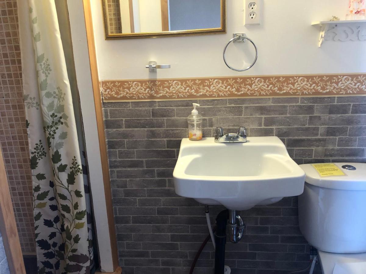 Heritage Place Hotel Gravelbourg 外观 照片